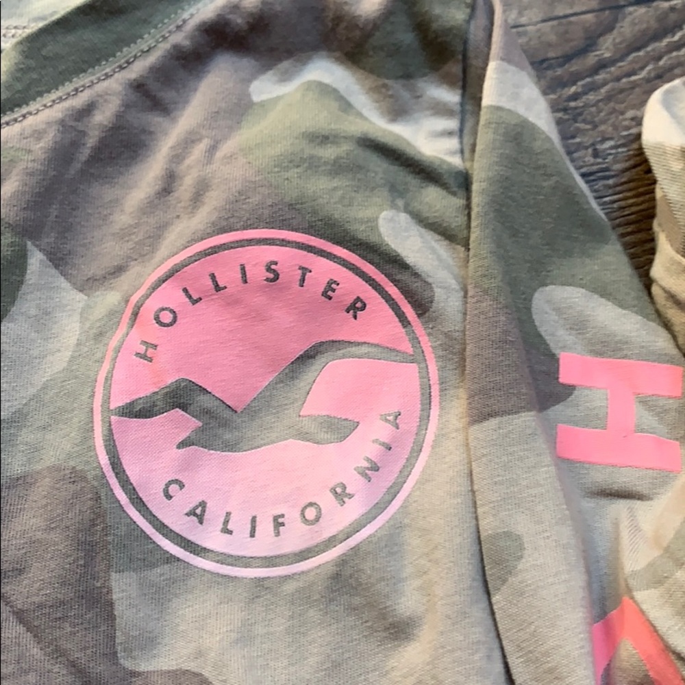 HOLLISTER TEE - Picture 2 of 2